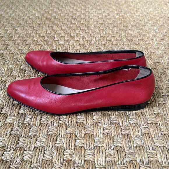 Authentic Red Leather Ballet Flats By Salvatore Ferragamo - Picture 5 of 8